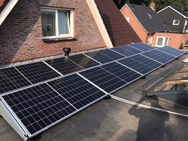 los Países Bajos Proyecto solar del sistema de techo en el hogar de 5KW —— Módulo fotovoltaico mono DAH