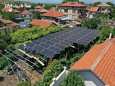 Hogares búlgaros con proyecto de planta de energía de 30KW, sistema doméstico solar conectado a la red