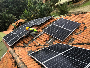 Ecuador Sistema fotovoltaico autónomo de 5KW —— Módulo fotovoltaico DAH Solar 540W
